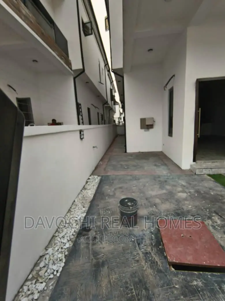 4bdrm Apartment in Chevron Second Toll, Lekki for rent in Lekki