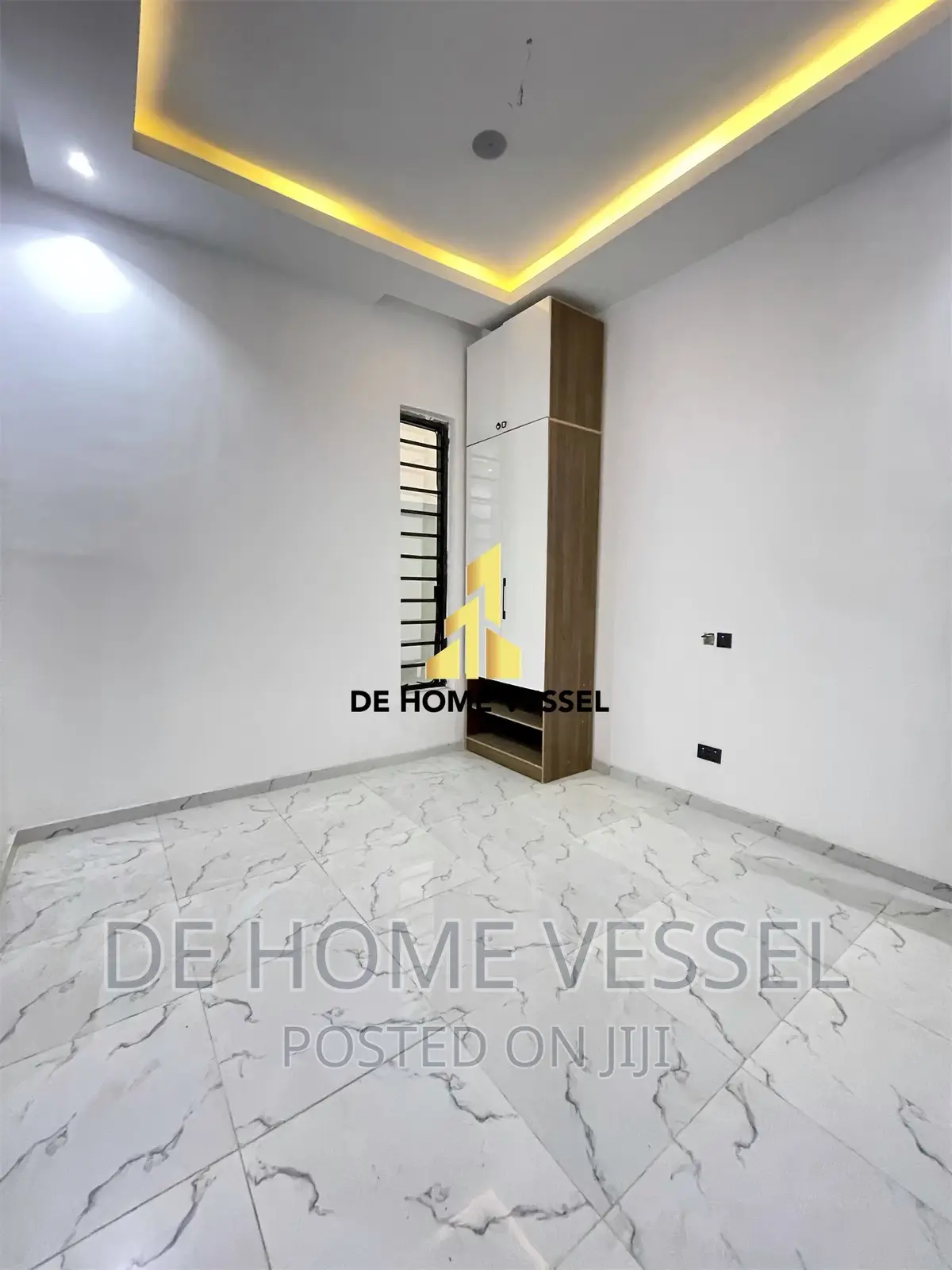 5bdrm Duplex in Chevron for sale in Chevron