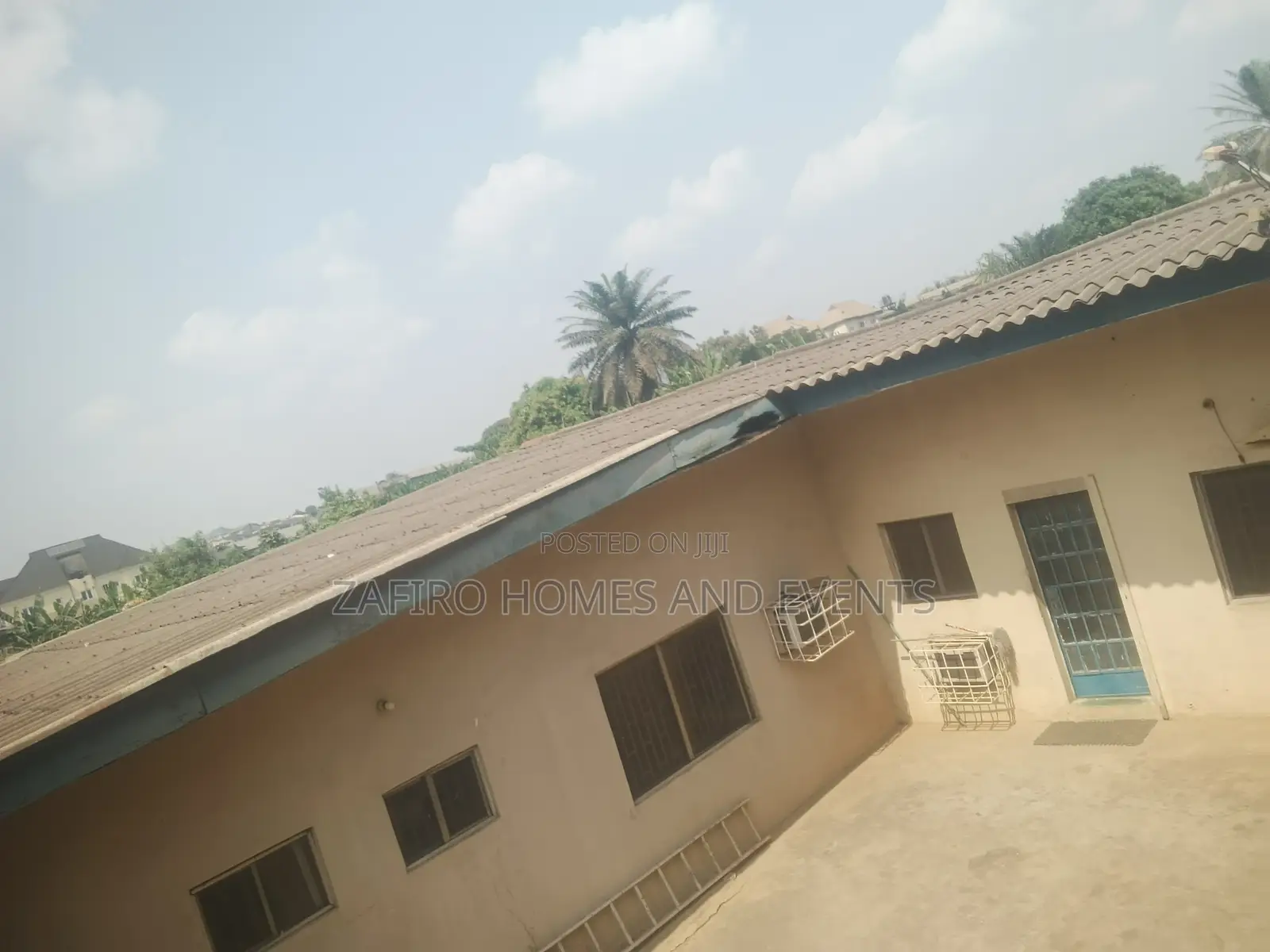 Strategic 15 Rooms Hotel Near Iwo Road in Iwo Road