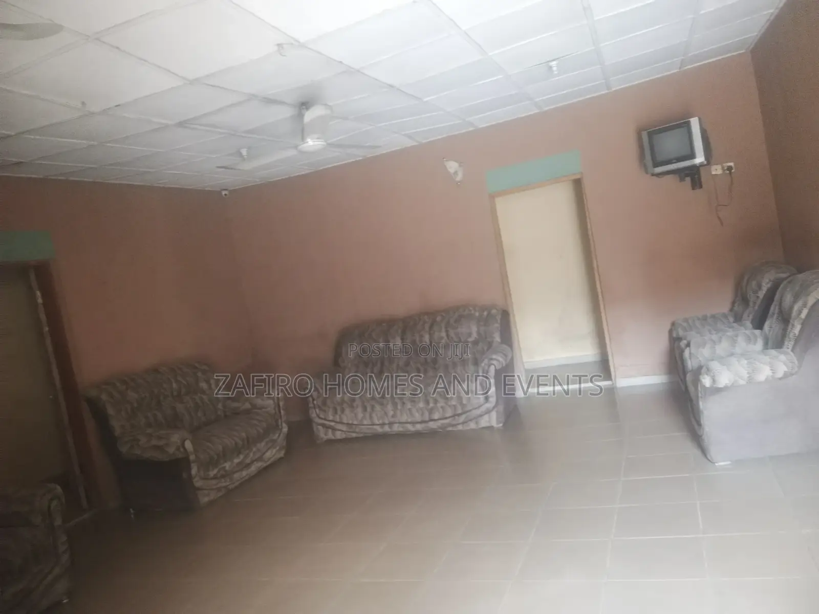 Strategic 15 Rooms Hotel Near Iwo Road in Iwo Road