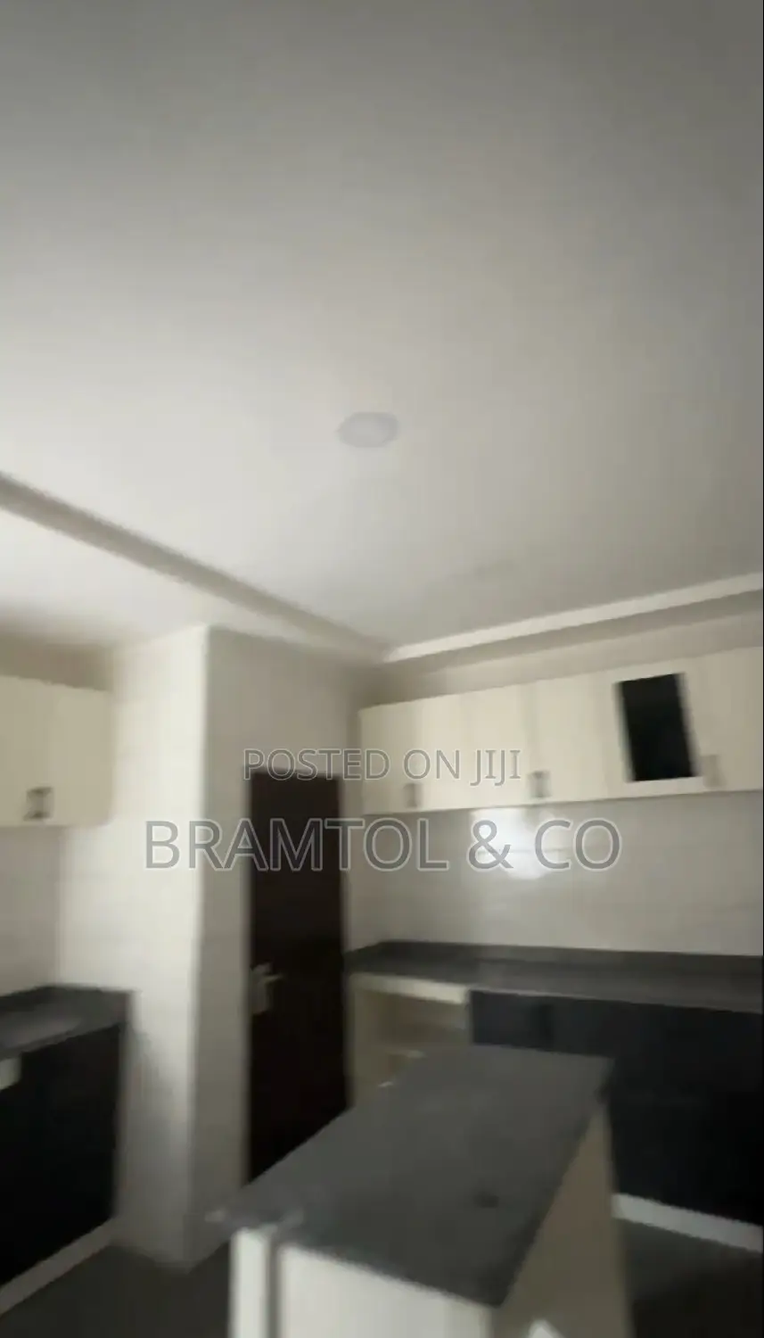5bdrm Duplex in Kaura for rent in Kaura