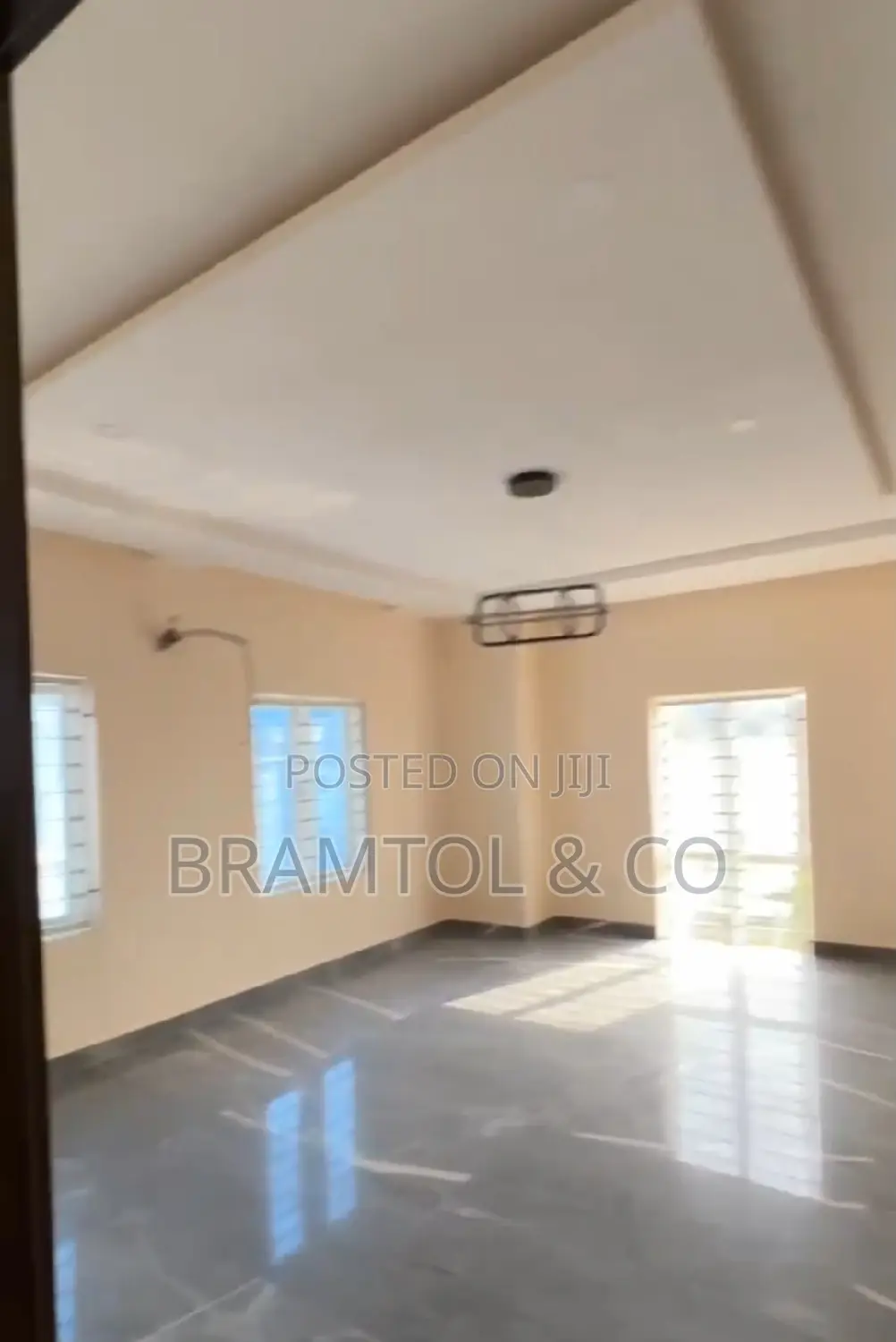 5bdrm Duplex in Kaura for rent in Kaura
