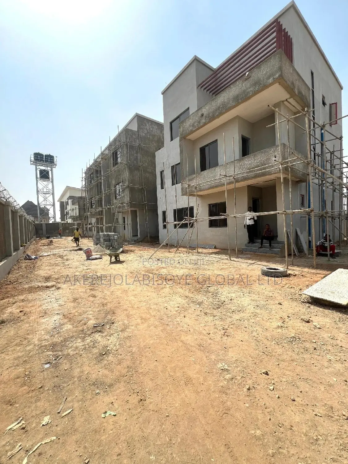 5bdrm Duplex in Lifecamp for sale in Life Camp