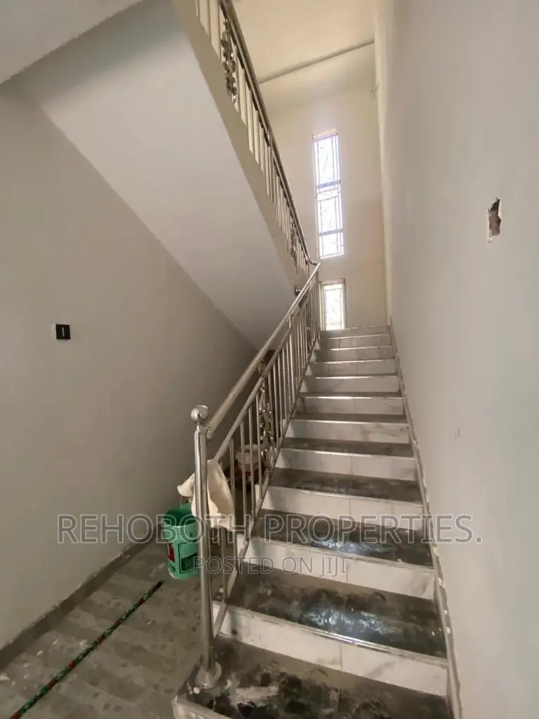 4bdrm Duplex in Kolapo Ishola Gra, Ibadan for rent in Ibadan