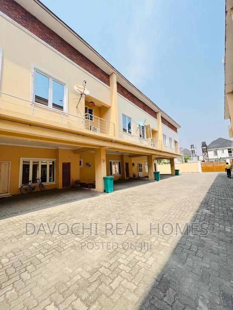 3bdrm Duplex in Orchid Road, Lekki for rent in Lekki