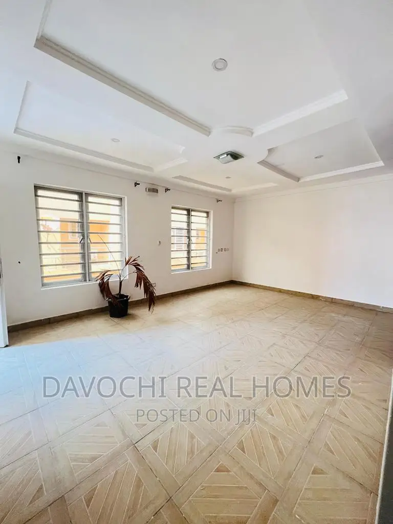 3bdrm Duplex in Orchid Road, Lekki for rent in Lekki