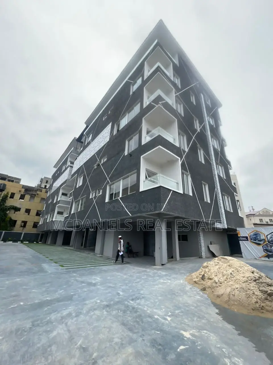 4bdrm Maisonette in Lekki Phase 1 for sale in Lekki Phase 1