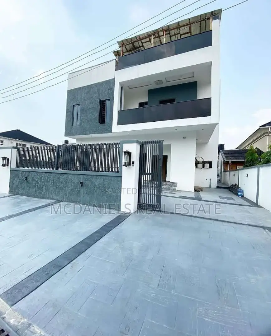 5bdrm Duplex in Lekki for sale in Lekki