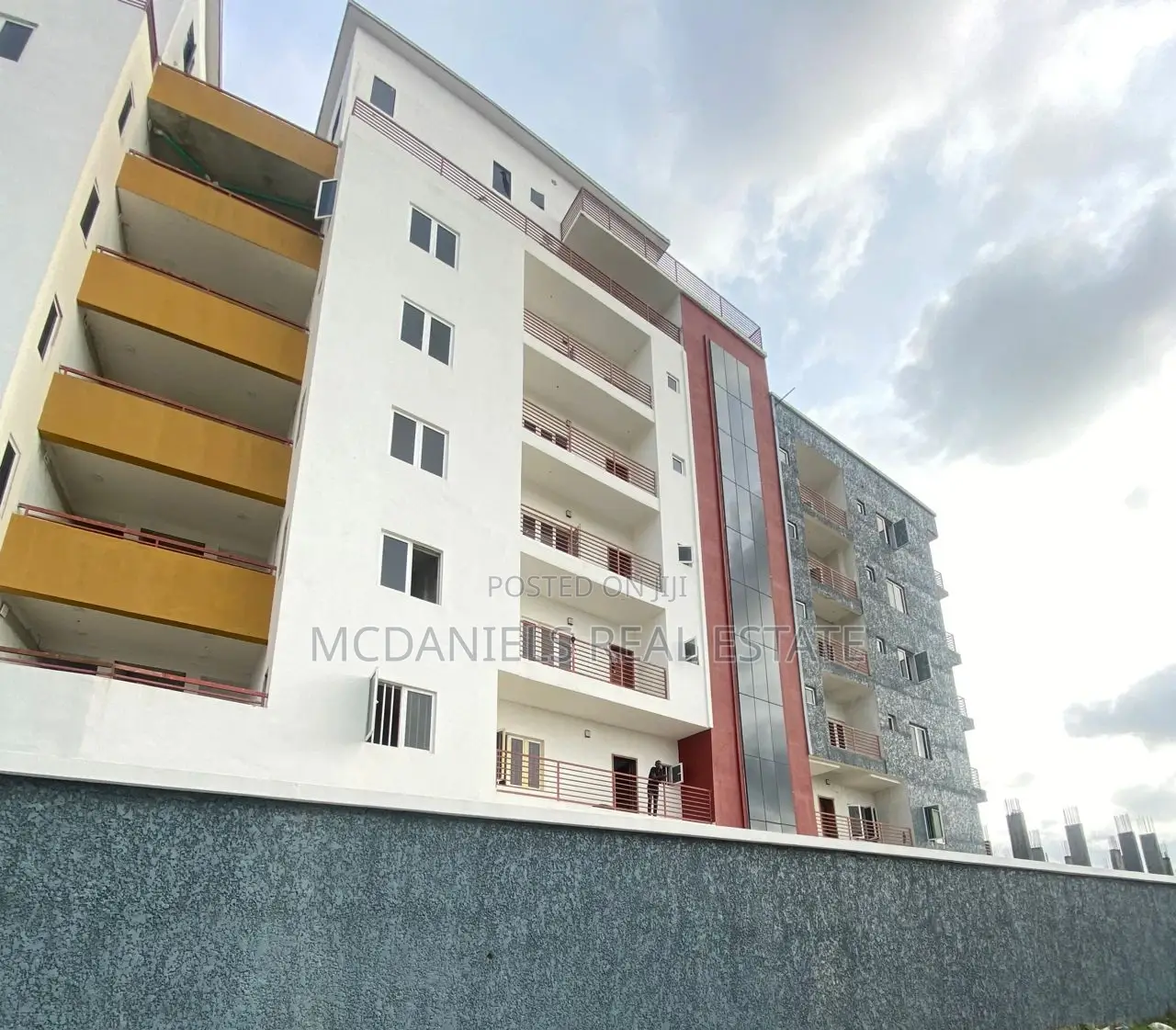 4bdrm Apartment in Osapa london for sale in Osapa london