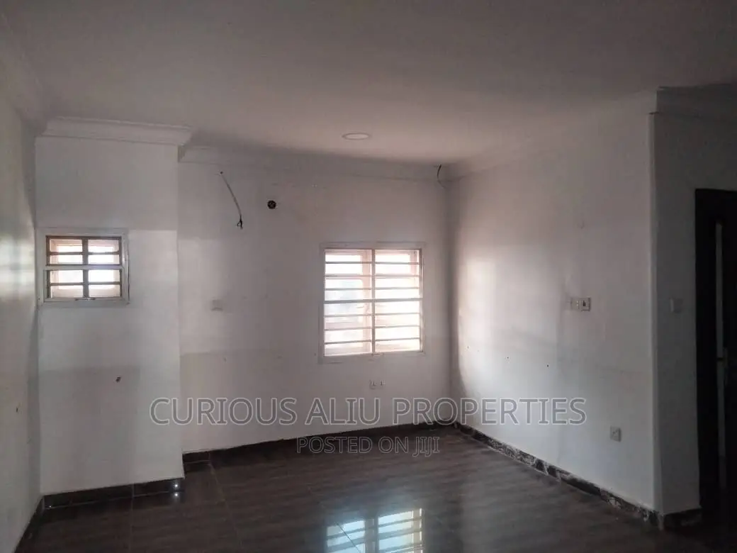 A Multipurpose for Rent Either Commercial or Residencial in Gwarinpa