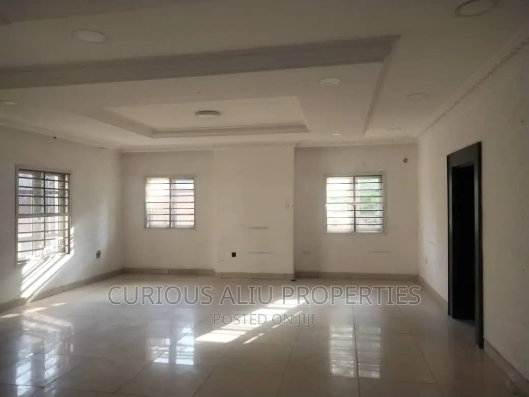 A Multipurpose for Rent Either Commercial or Residencial in Gwarinpa