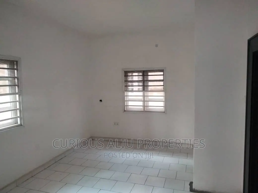 A Multipurpose for Rent Either Commercial or Residencial in Gwarinpa