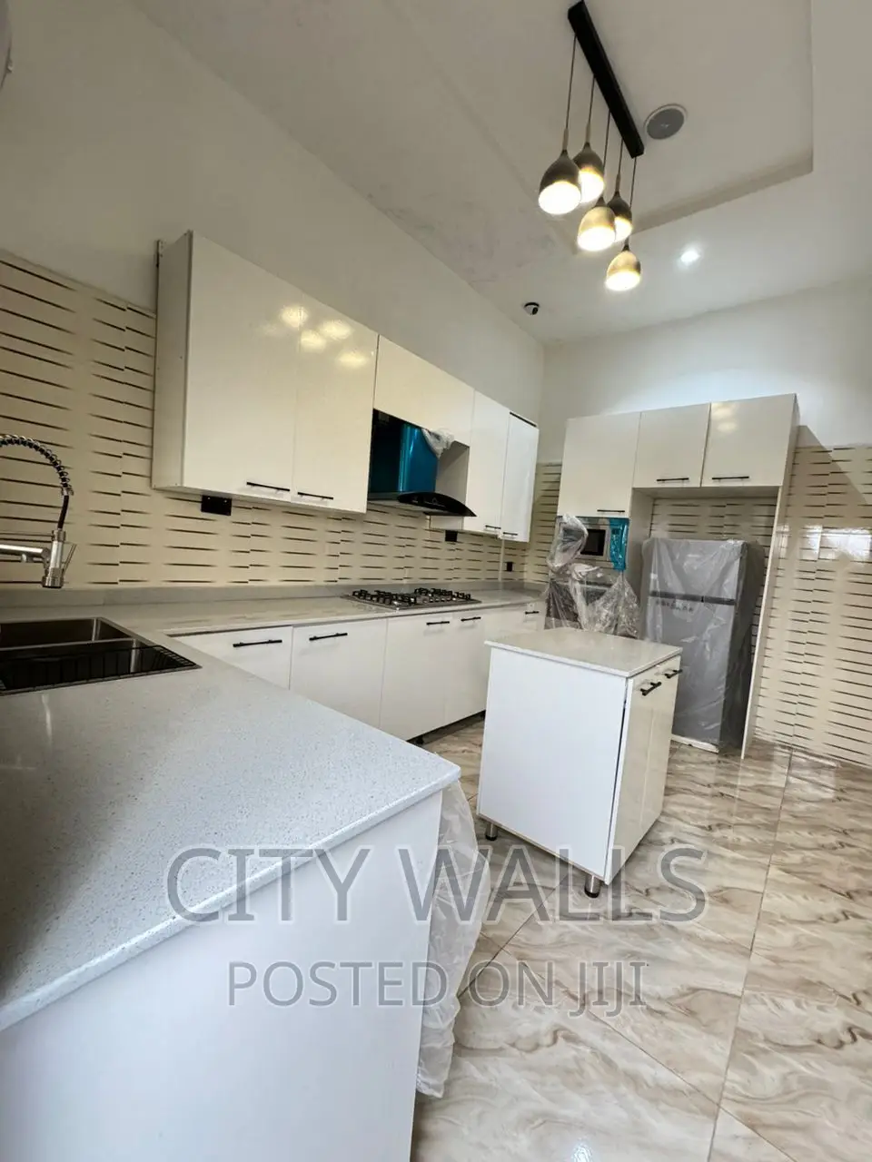 5bdrm Duplex in Ikate for sale in Ikate