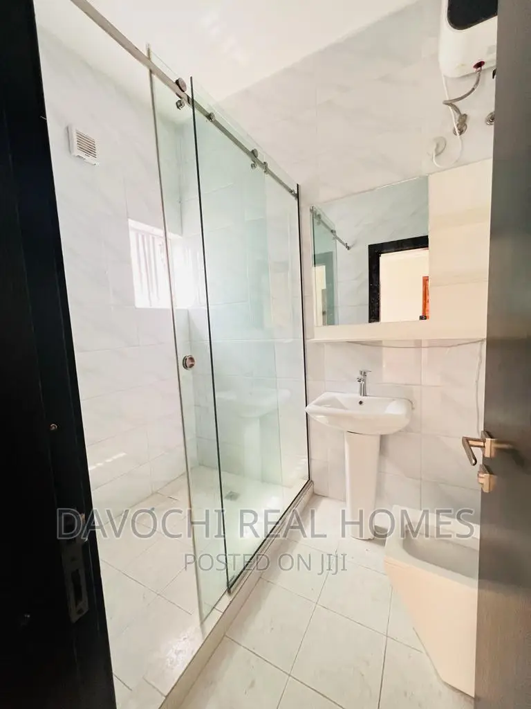 4bdrm Duplex in Osapa London, Lekki for rent in Lekki