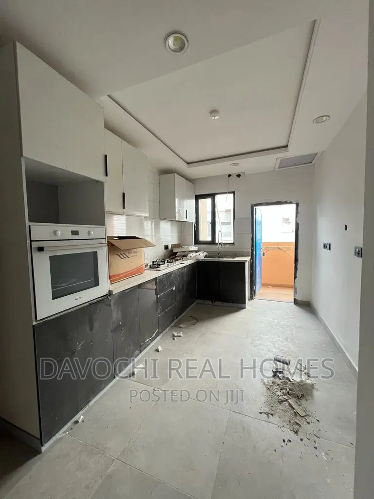 3bdrm Apartment in Onikoyi for rent in Ikoyi