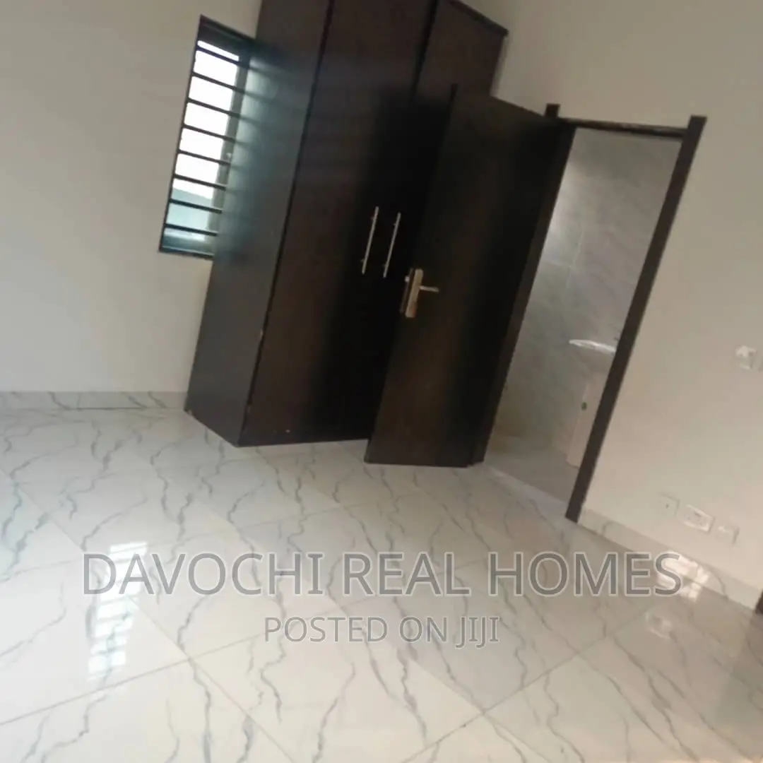 3bdrm Apartment in Ologolo, Lekki for rent in Lekki