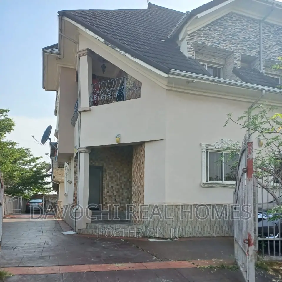 2bdrm Apartment in Pinnock Estate Osapa, Lekki for rent in Lekki