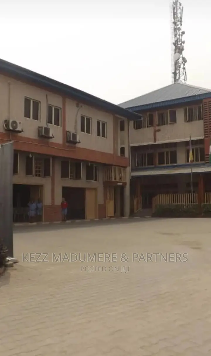 For Sale : FUNCTIONAL SCHOOL in Port-Harcourt