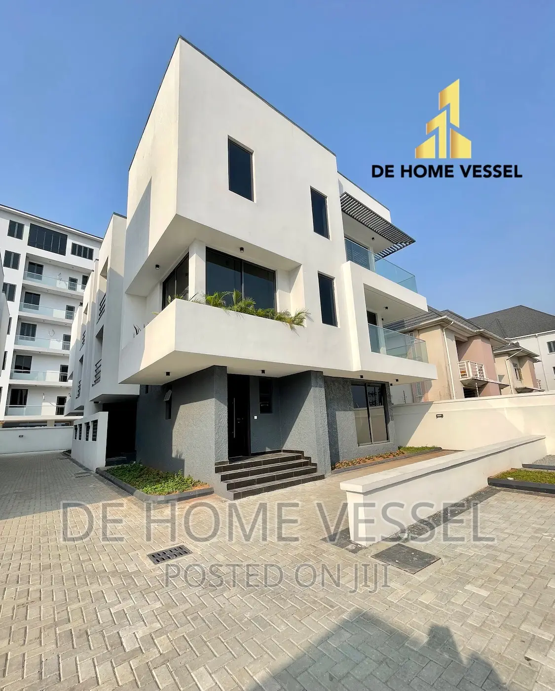 5bdrm Duplex in Lekki Phase 1 for sale in Lekki Phase 1