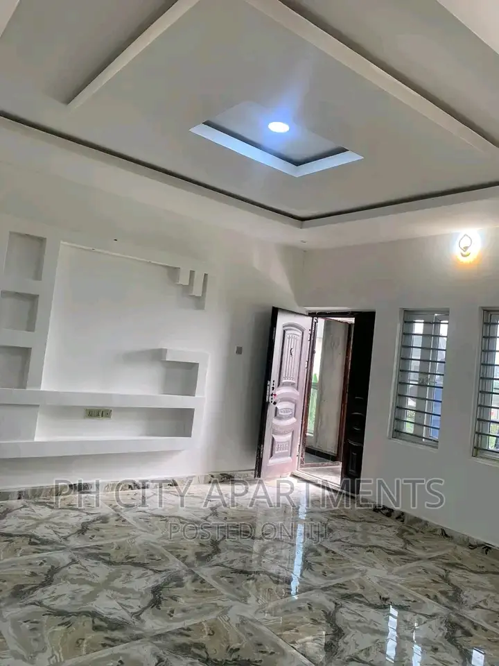 2bdrm Block of Flats in Jaros Base, Port-Harcourt for rent in Port-Harcourt
