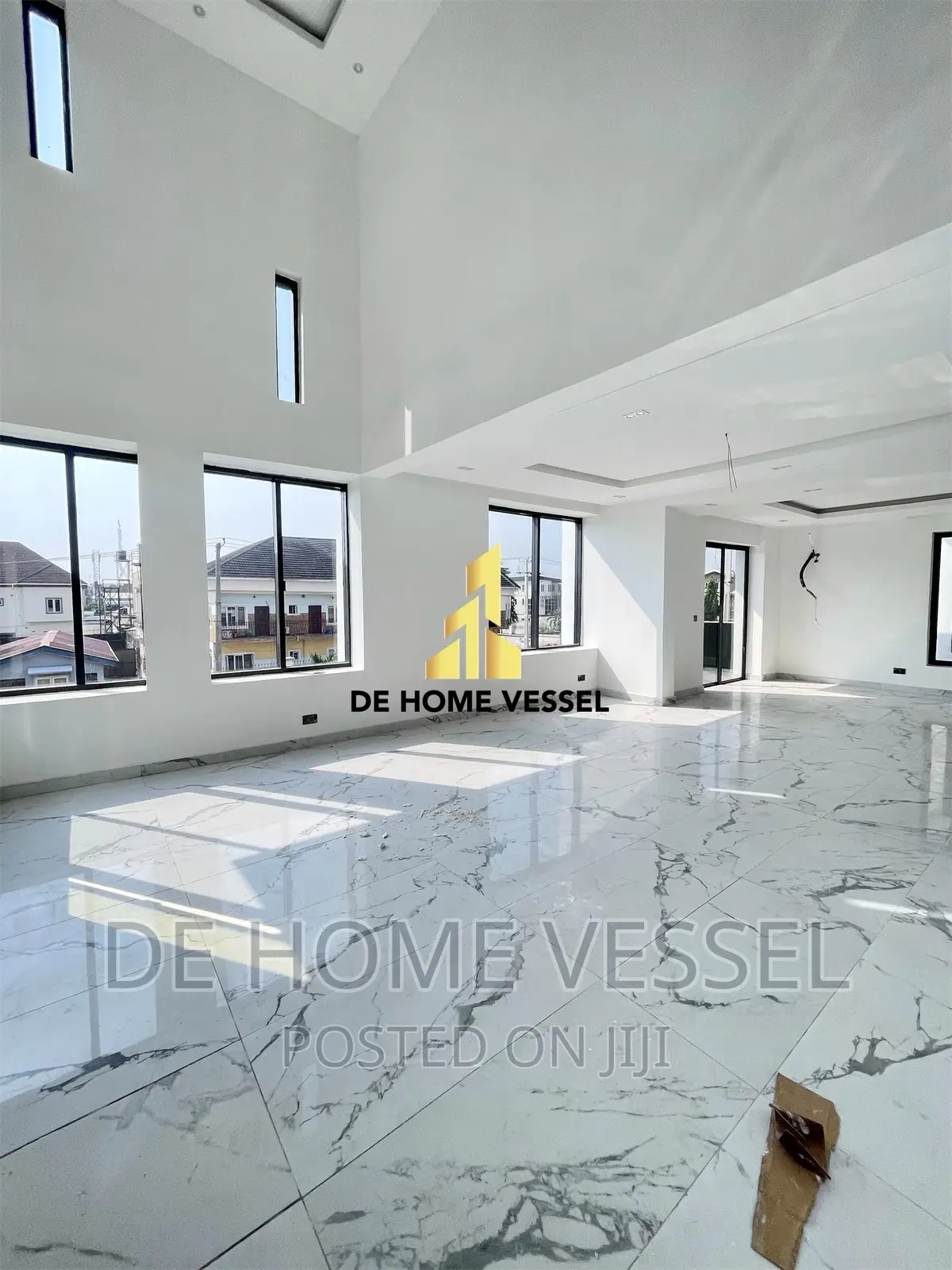 5bdrm Duplex in Lekki Phase 1 for sale in Lekki Phase 1