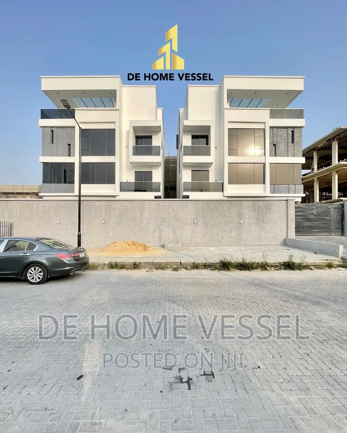 5bdrm Duplex in Lekki Phase 1 for sale in Lekki Phase 1