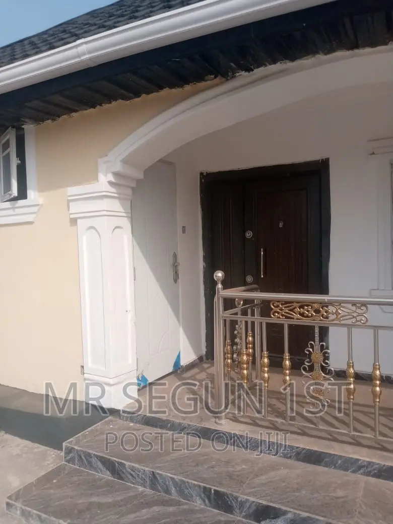 3bdrm Block of Flats in Ado Residential, Akala Express for rent in Akala Express