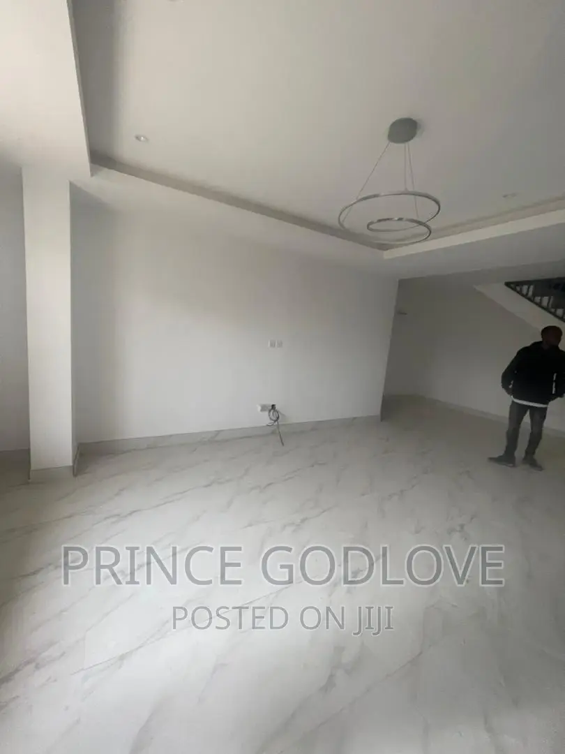 3bdrm Duplex in Dawaki for sale in Dawaki