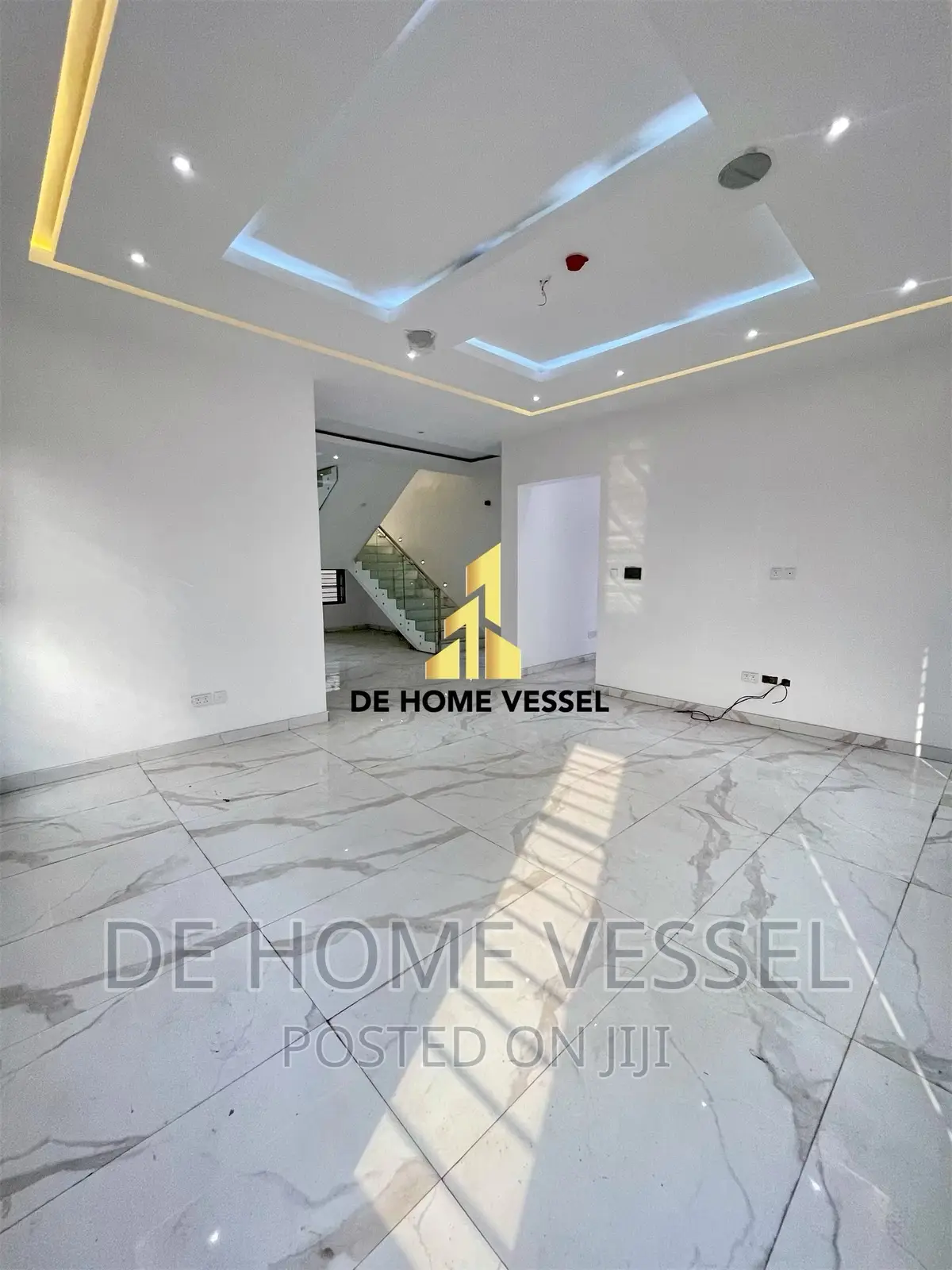 5bdrm Duplex in Lekki Phase 1 for sale in Lekki Phase 1