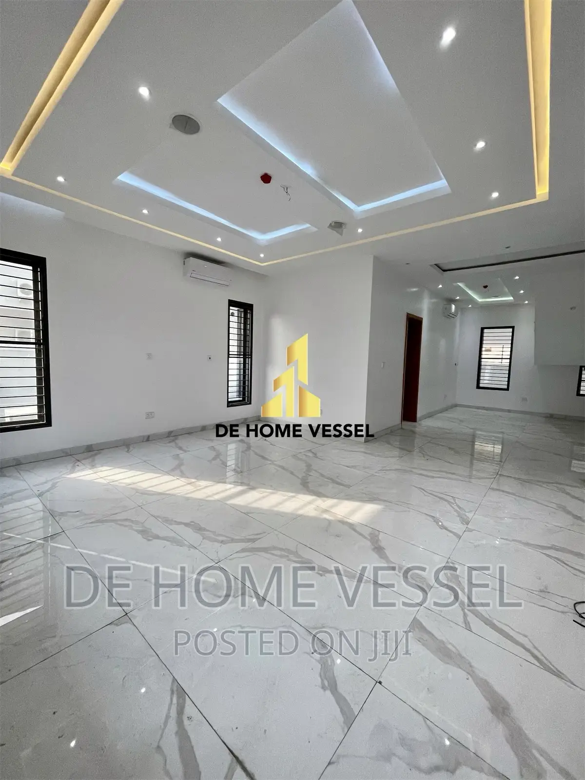 5bdrm Duplex in Lekki Phase 1 for sale in Lekki Phase 1