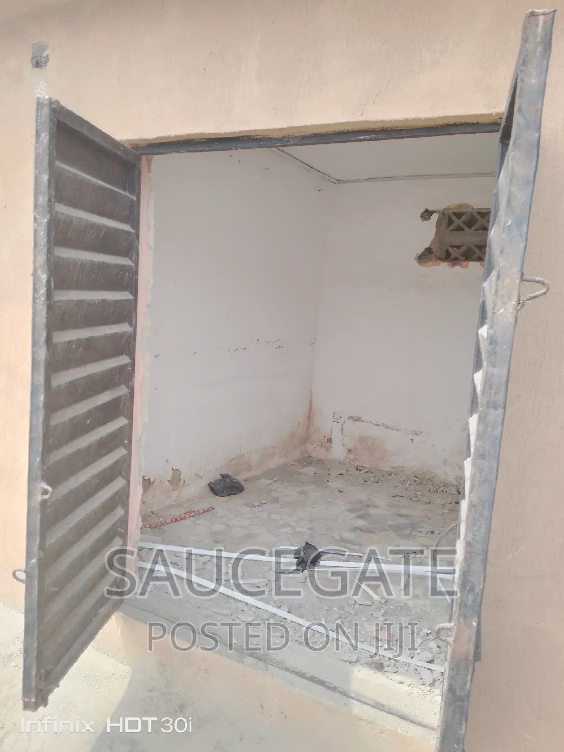 Shop Tolet on the Busy Road at Marwa Ijegun Satellite in Satellite Town