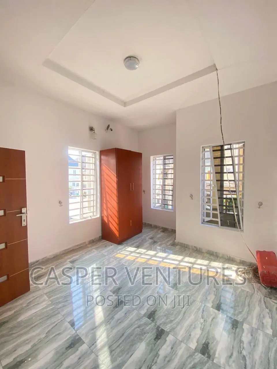 1bdrm Room & Parlour in Chevron for rent in Chevron