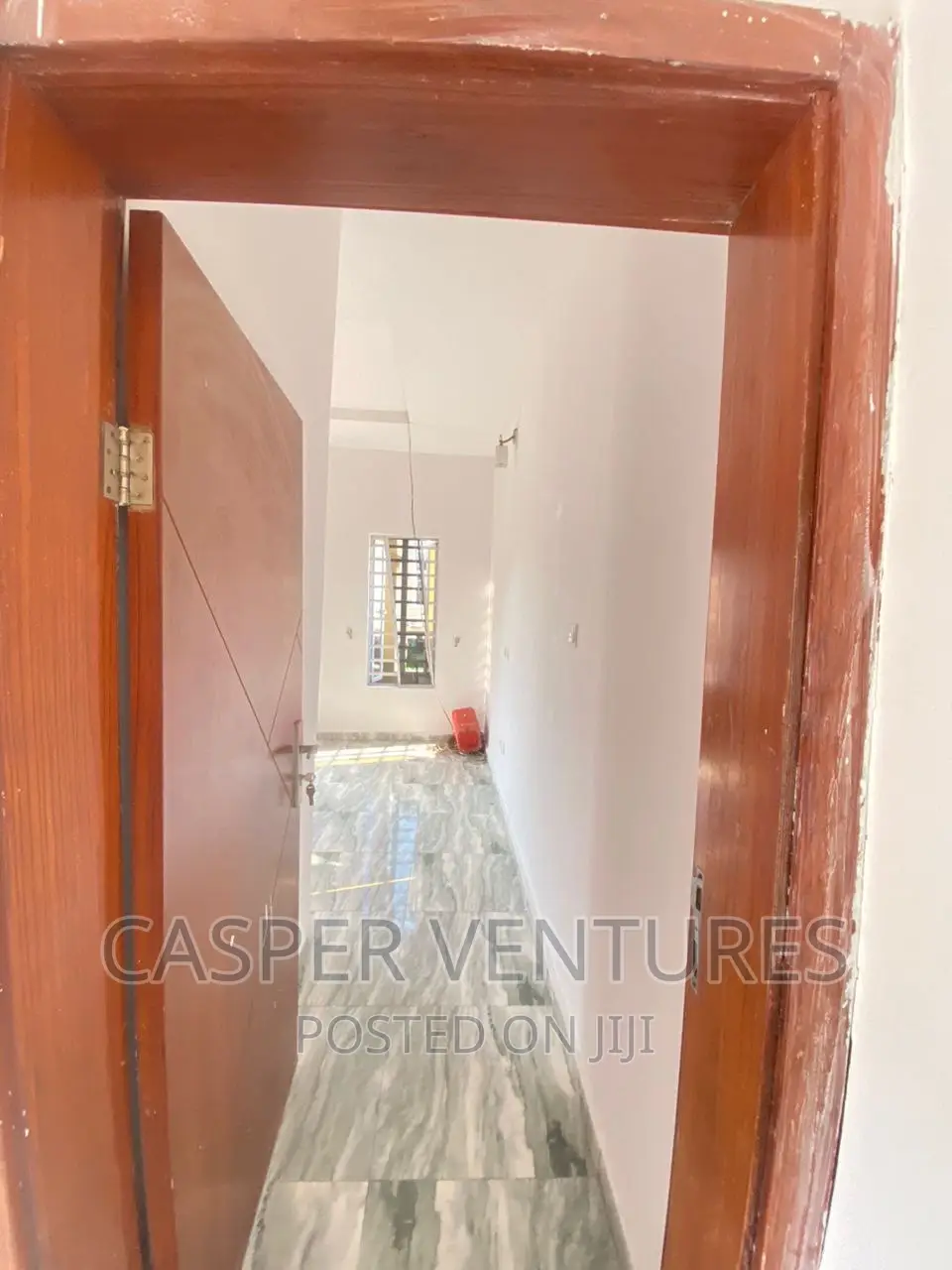 1bdrm Room & Parlour in Chevron for rent in Chevron