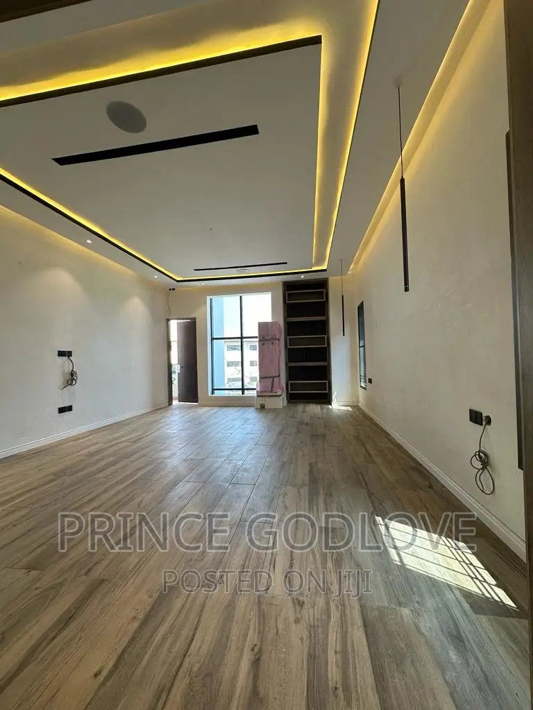 5bdrm Duplex in Wuse for sale in Wuse