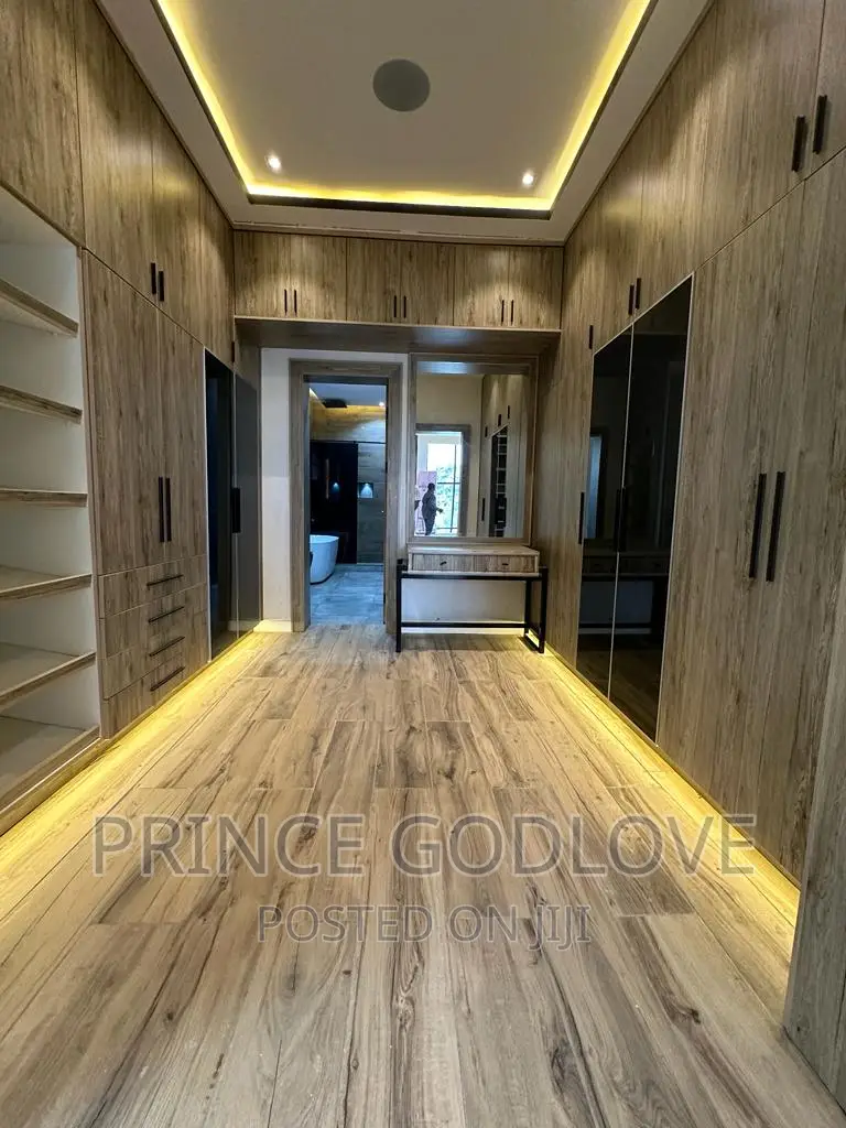 5bdrm Duplex in Wuse for sale in Wuse