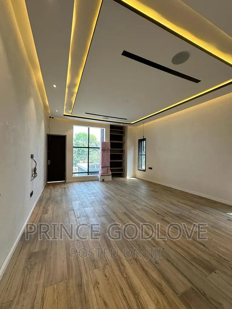 5bdrm Duplex in Wuse for sale in Wuse
