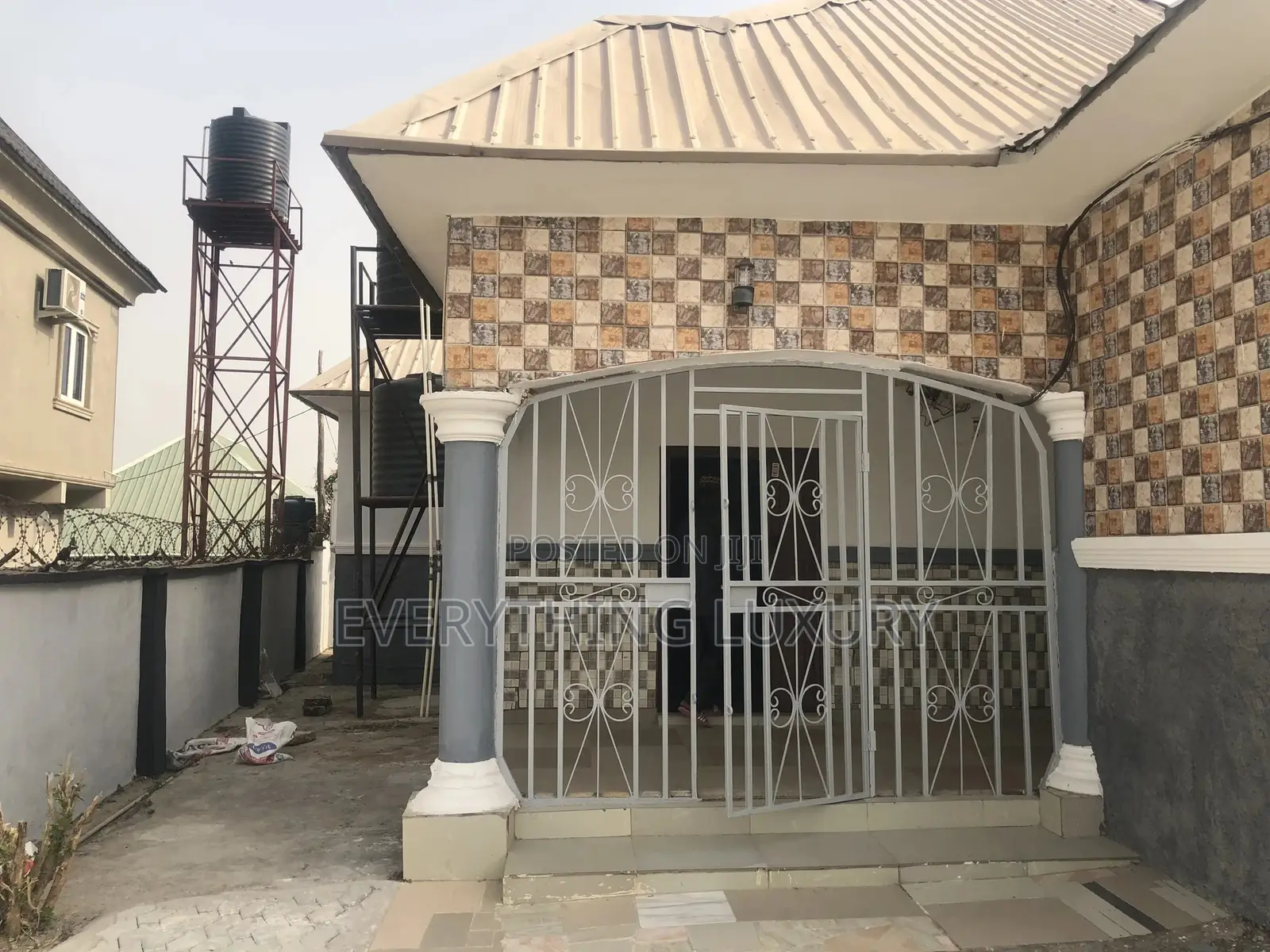 4bdrm Bungalow in Scc Ushafa for rent in Ushafa