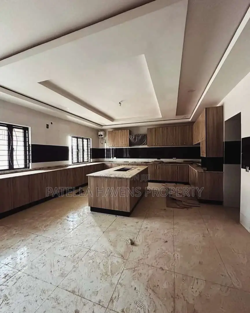5bdrm Duplex in Jahi for sale in Jahi
