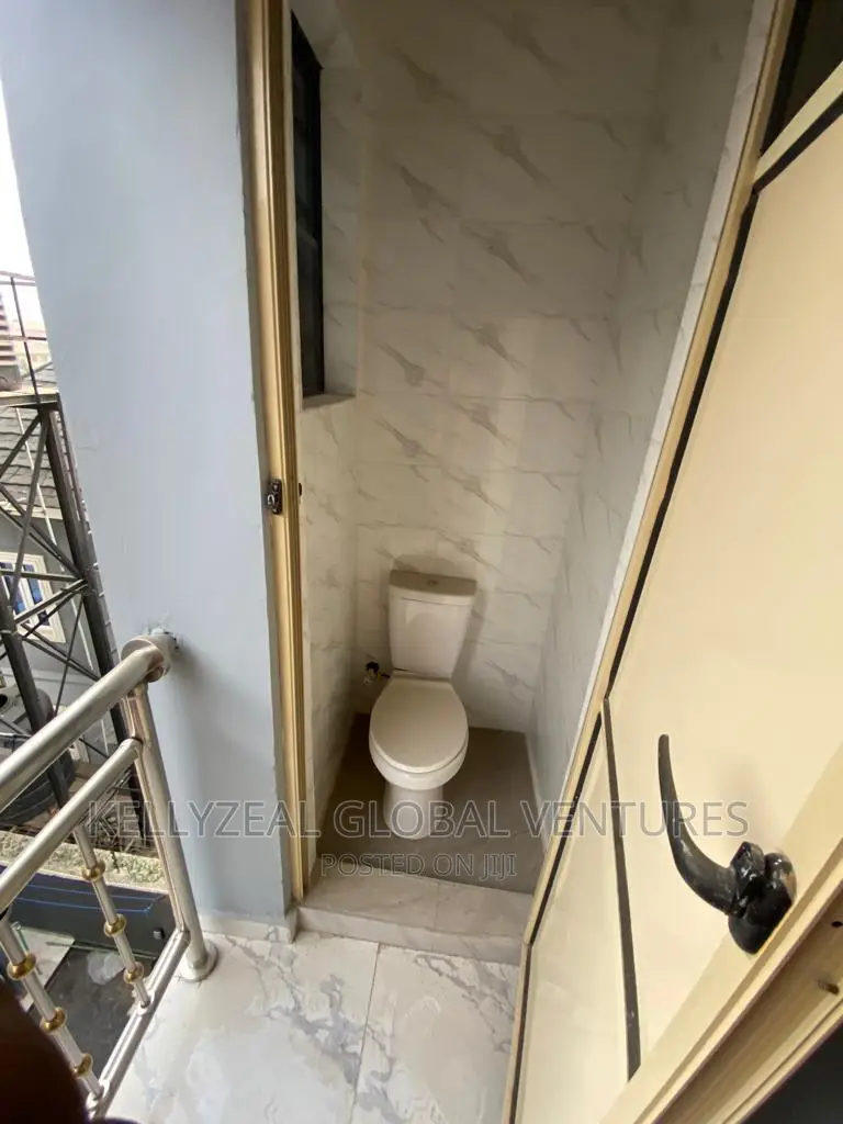 Mini Flat in Unity Estate, Ago Palace for rent in Ago Palace