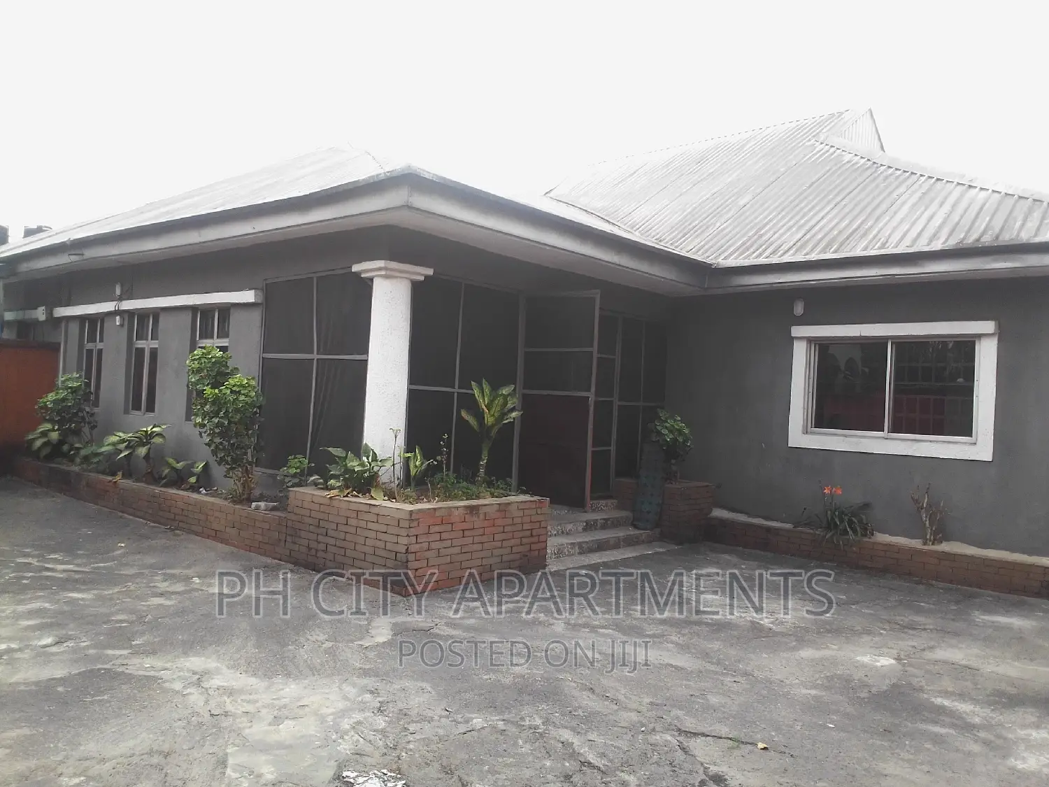 3bdrm Bungalow in Rd Road Off Okporo, Port-Harcourt for rent in Port-Harcourt