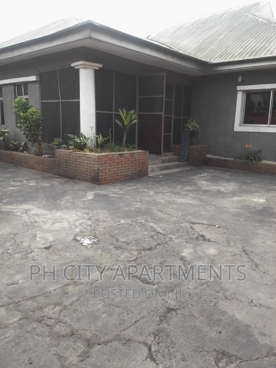 3bdrm Bungalow in Rd Road Off Okporo, Port-Harcourt for rent in Port-Harcourt