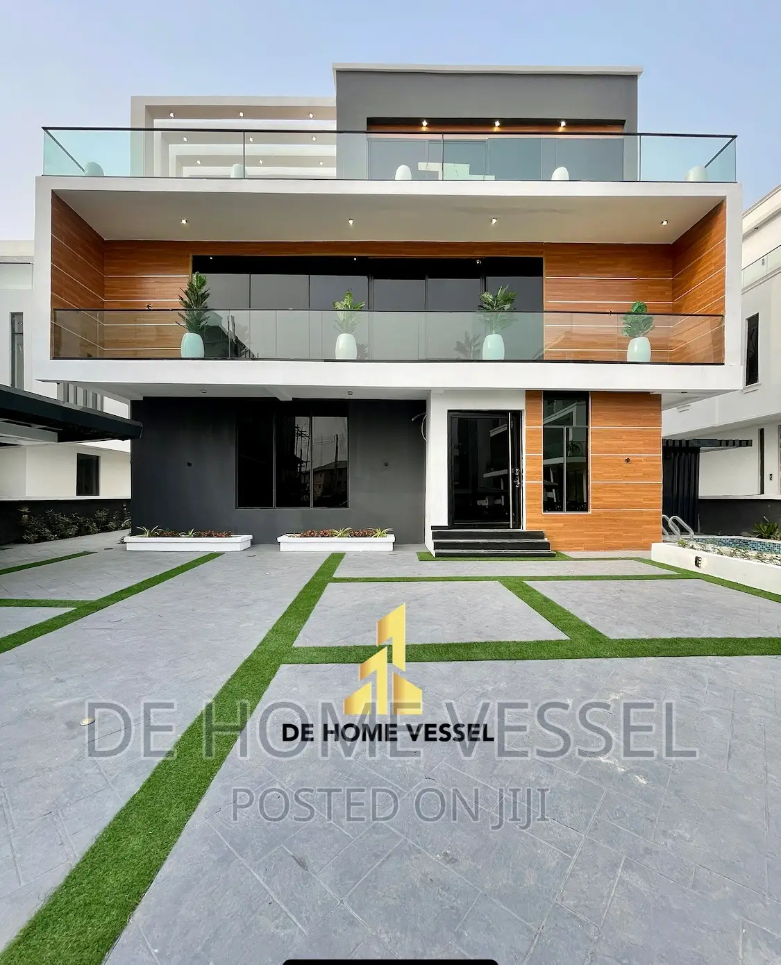 5bdrm Duplex in Osapa london for sale in Osapa london