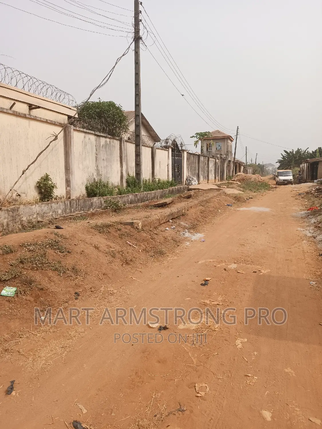 7bdrm Block of Flats in Erunwe Est Off for sale in Ikorodu
