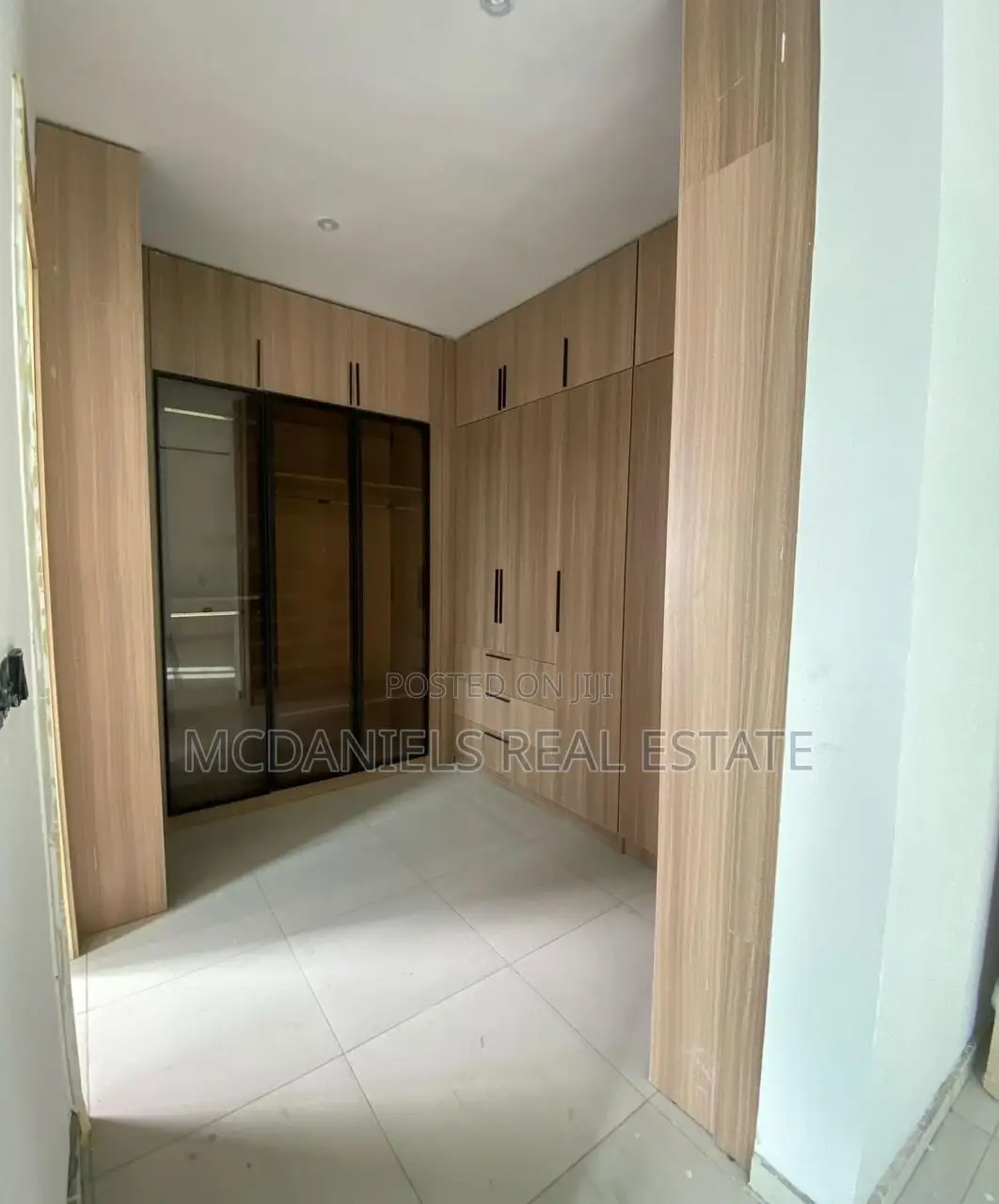 3bdrm Maisonette in Lekki Phase 1 for sale in Lekki Phase 1