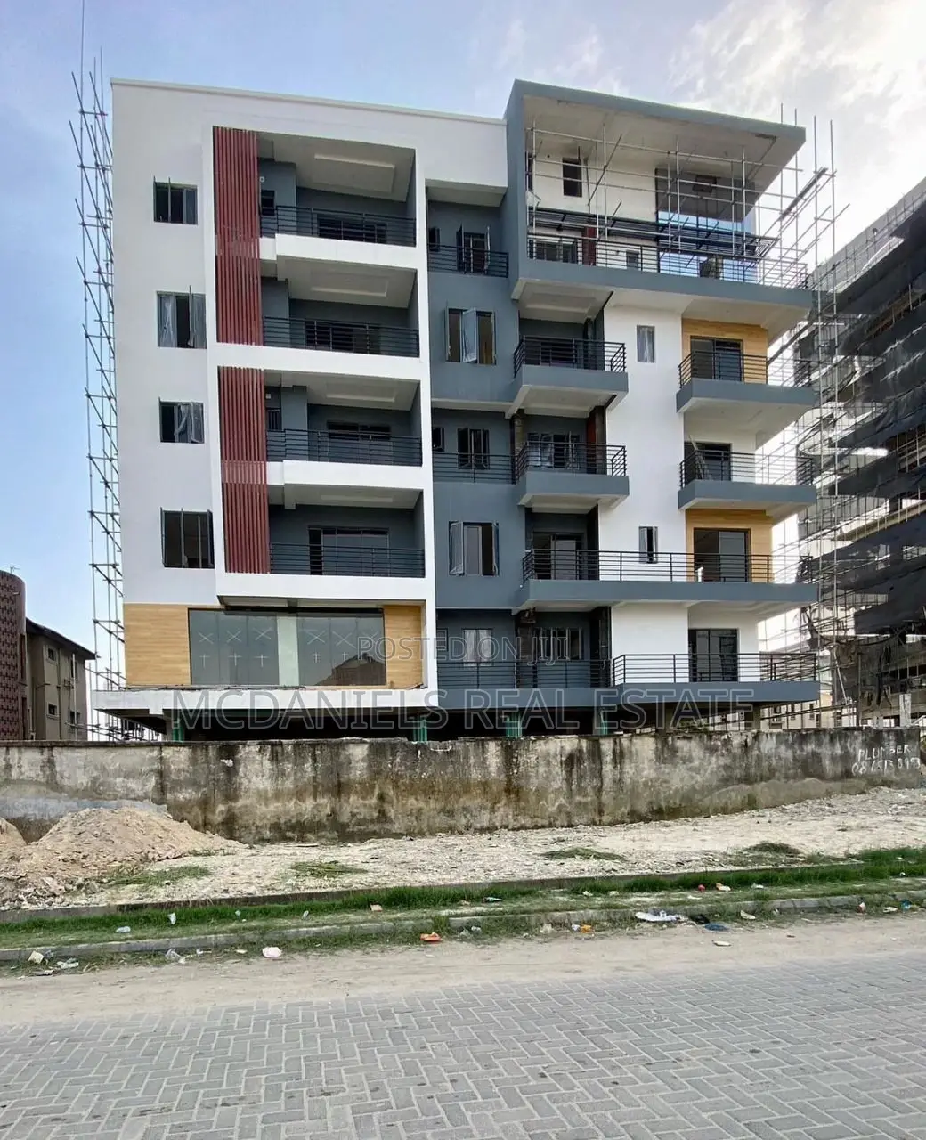 3bdrm Maisonette in Lekki Phase 1 for sale in Lekki Phase 1