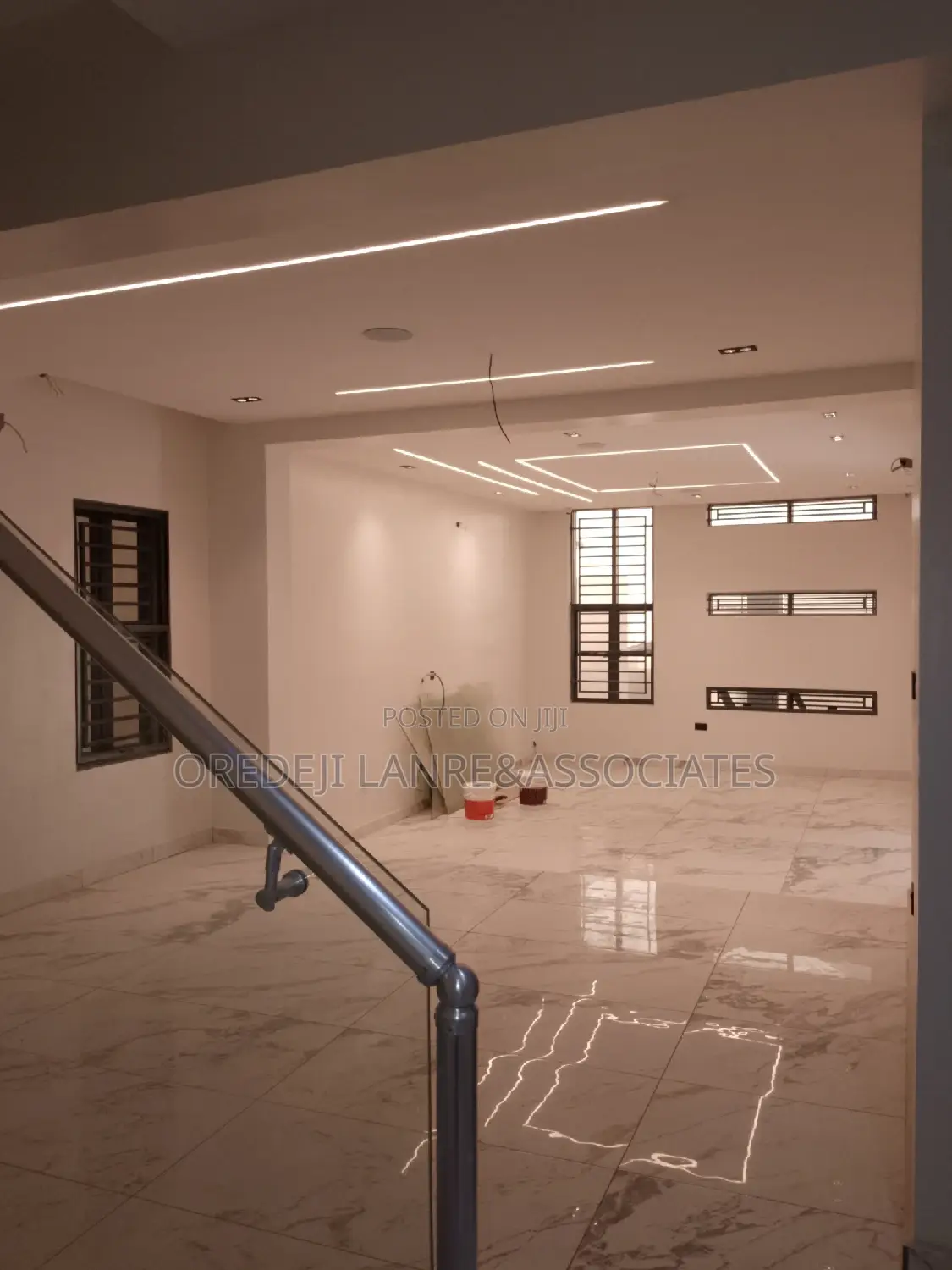 5bdrm Maisonette in Omole Phase1 for sale in Omole Phase 1