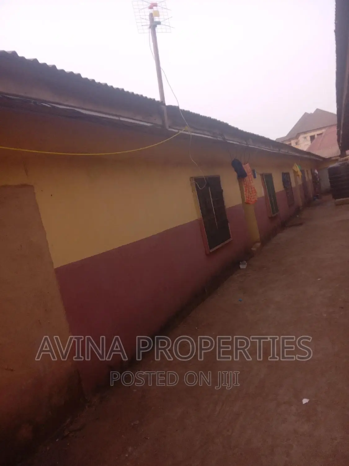 A Total of Converterble 10 Rooms With Two Shop in Owerri