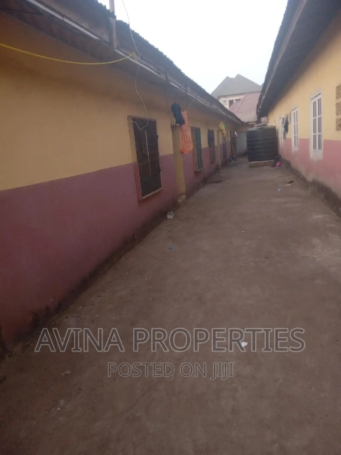 A Total of Converterble 10 Rooms With Two Shop in Owerri