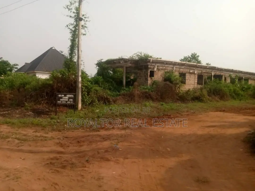 4bdrm Bungalow in Royaltor, Benin City for sale in Benin City