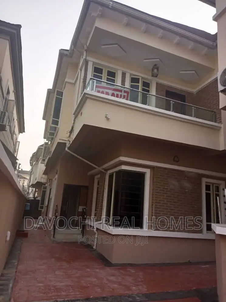 4bdrm Duplex in Ikota Villa Estate, Lekki for sale in Lekki